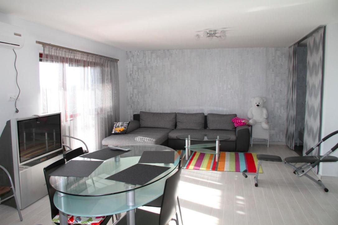 Simon Vendeghaz Balatongyoeroek Apartment Ngoại thất bức ảnh