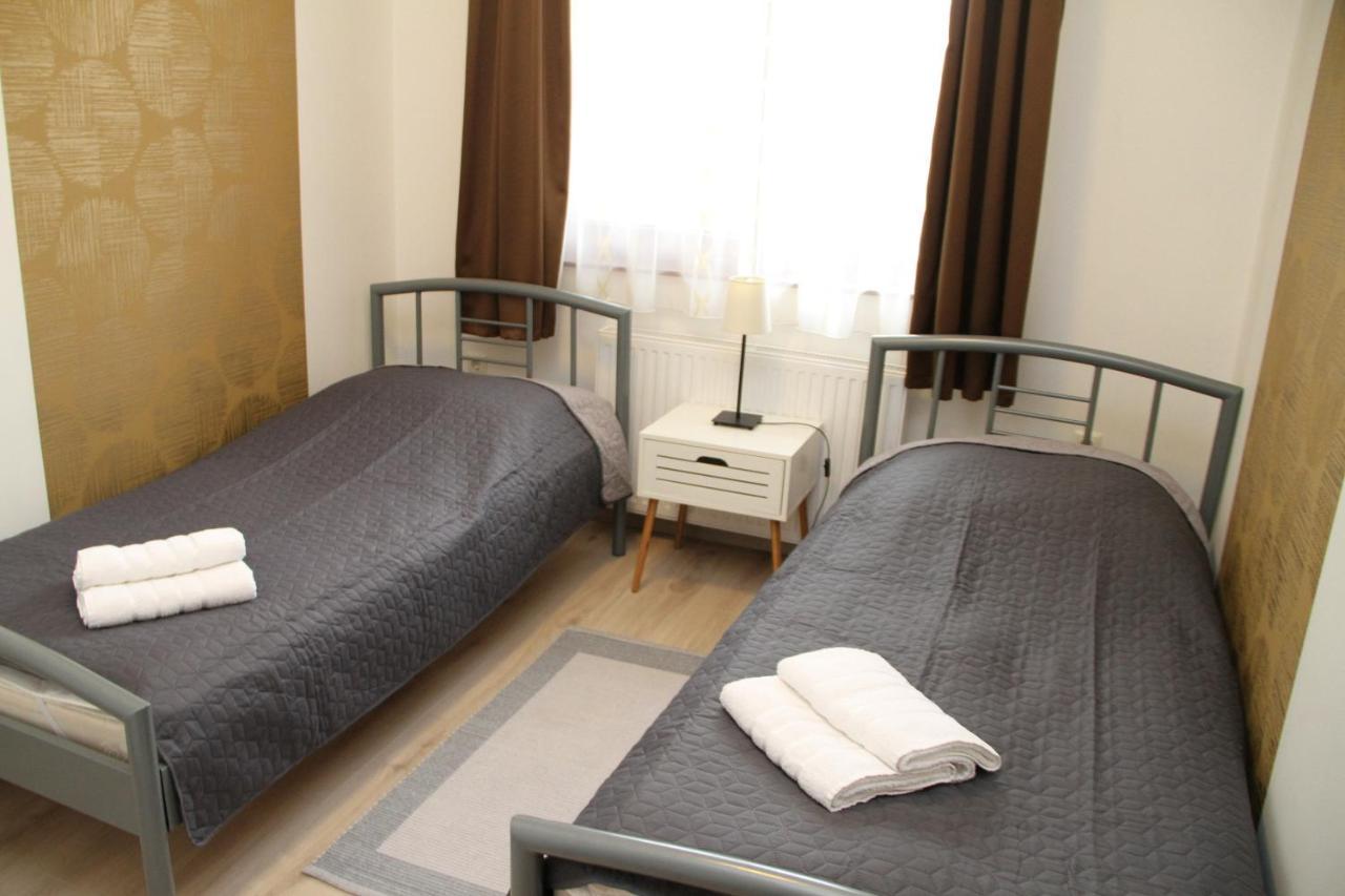 Simon Vendeghaz Balatongyoeroek Apartment Ngoại thất bức ảnh
