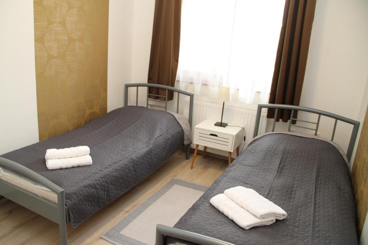 Simon Vendeghaz Balatongyoeroek Apartment Ngoại thất bức ảnh