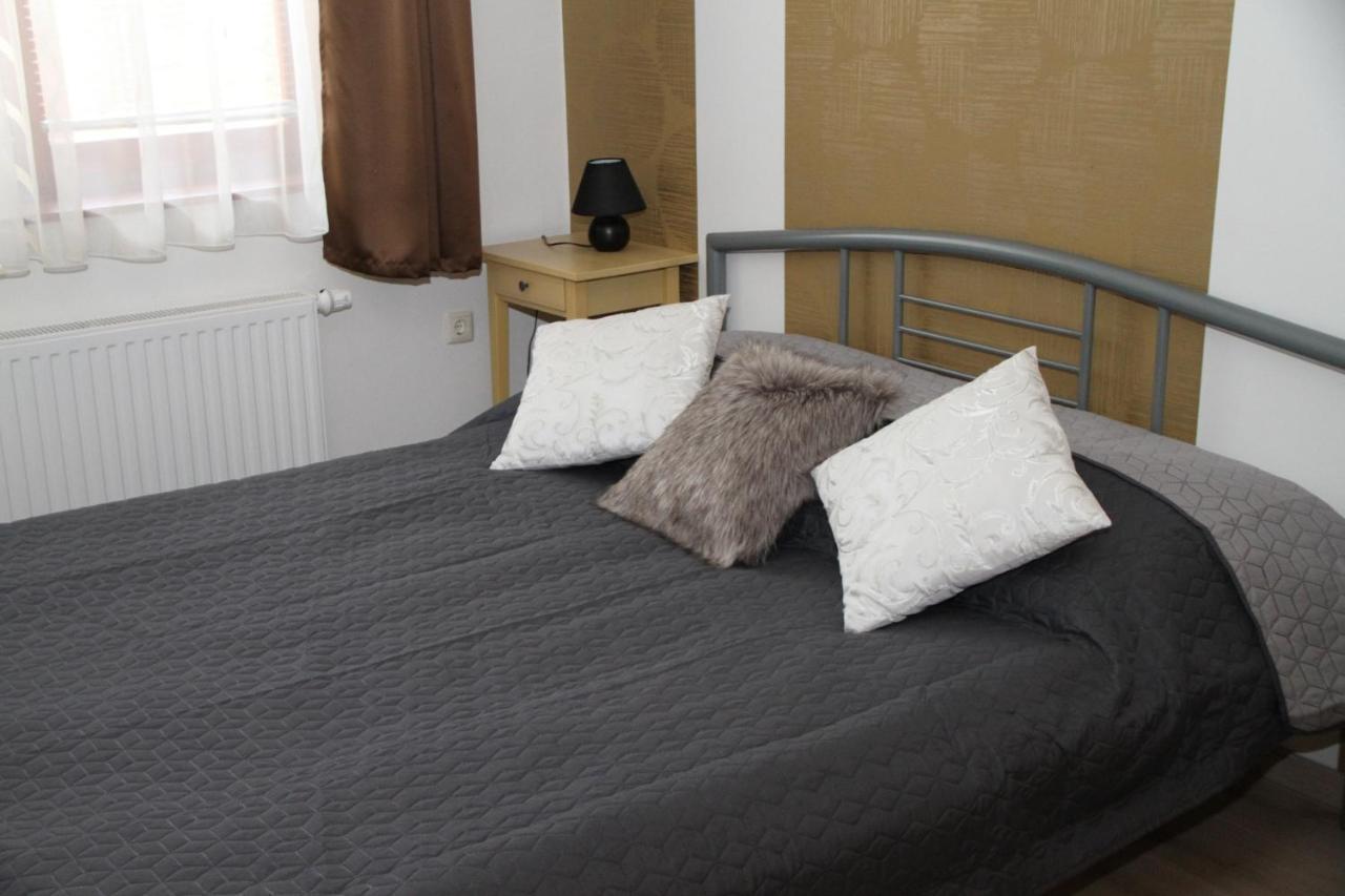 Simon Vendeghaz Balatongyoeroek Apartment Ngoại thất bức ảnh